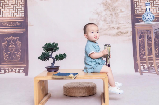 巴中四个月宝宝可以坐着吗 巴中四个月宝宝可以坐着吗